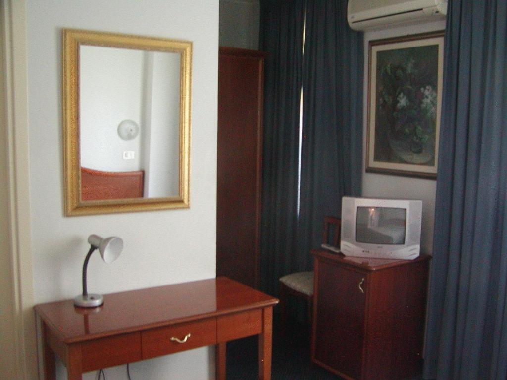 Hotel Tortorina ウルビーノ エクステリア 写真